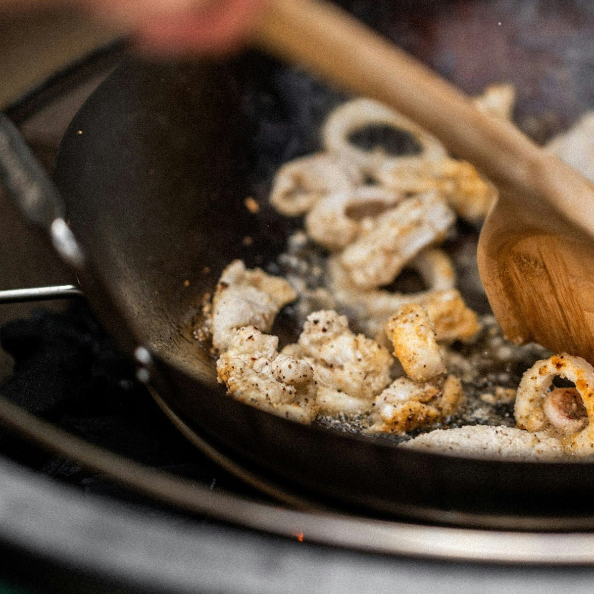 Big Green Egg Wok for EGGspander System