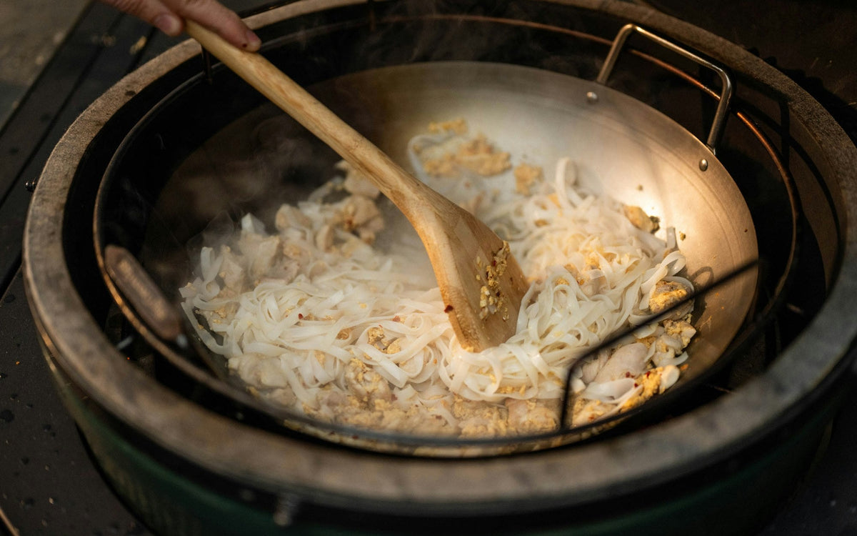 Big Green Egg Wok for EGGspander System