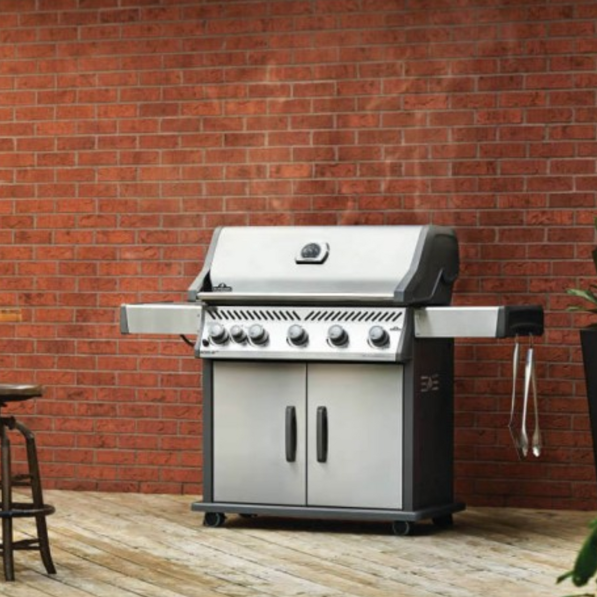 Napoleon Rogue XT625 SIB Stainless Steel Gas BBQ with Infrared Side Burner