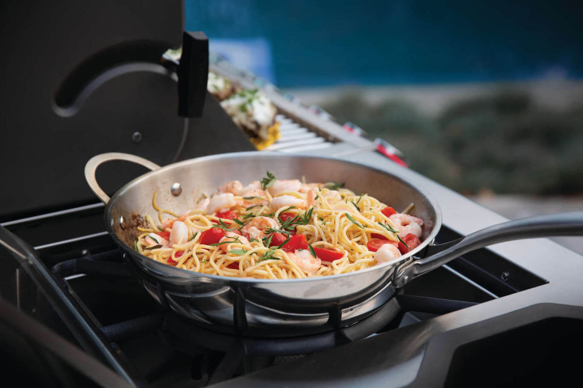 Napoleon Prestige PRO 825 Gas BBQ RSBI PRO825RSBIPSS-3-GB - Free Rotisserie
